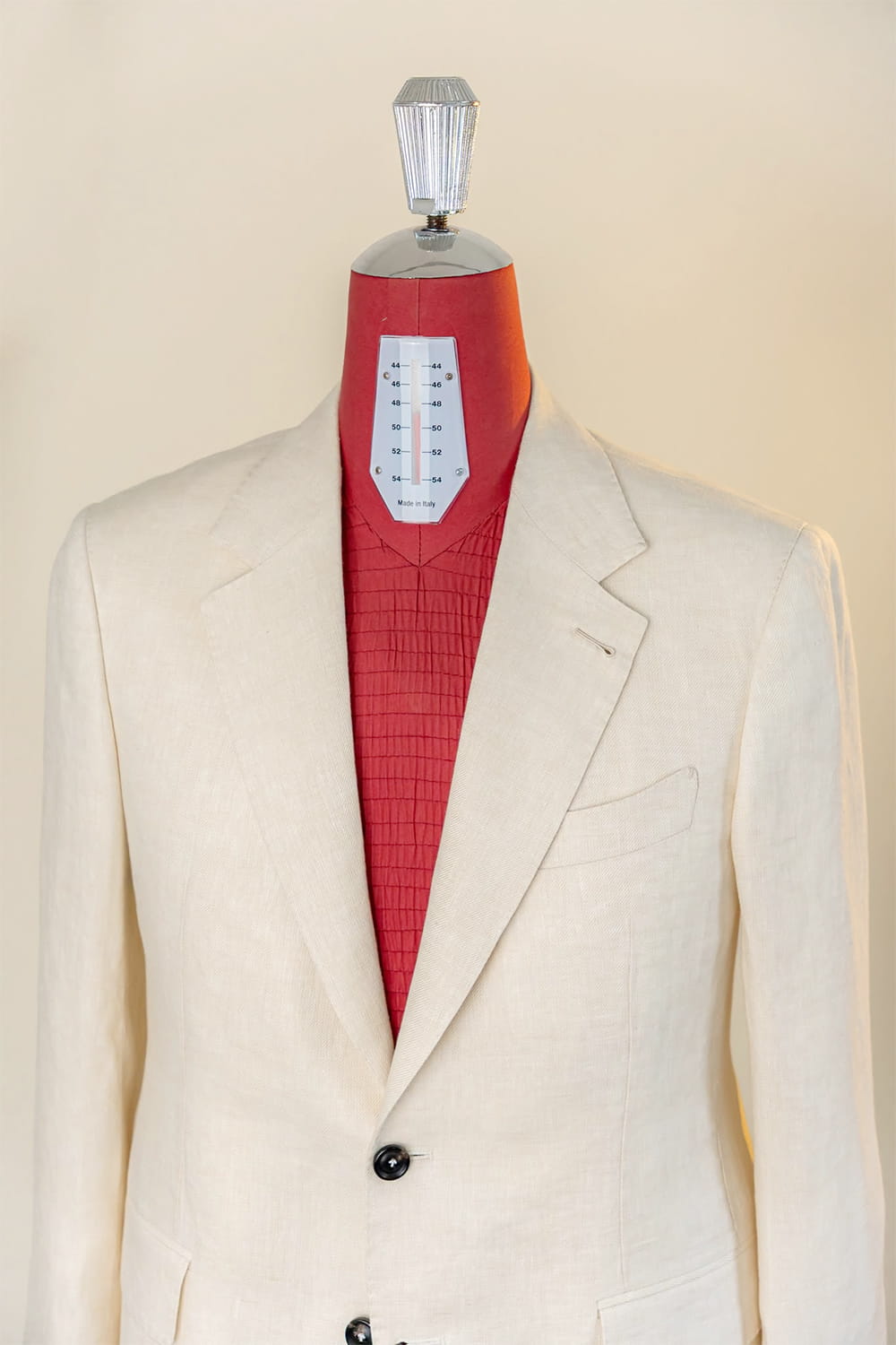 Vest cưới màu kem ngà từ Linen Val Biella